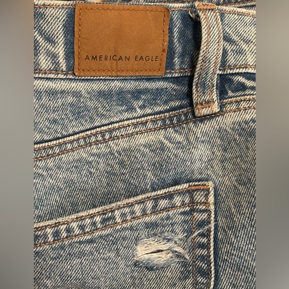 NWOT American Eagle Stretch Barrel Jeans in Skylight Size 8 - Picture 12 of 14